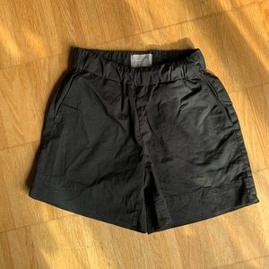 EVERLANE | The Easy Shorts